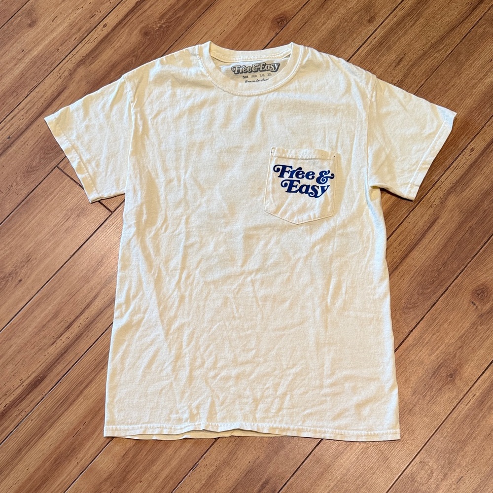 Free & Easy Yellow Checkered Short Sleeve Tee for Men size S.